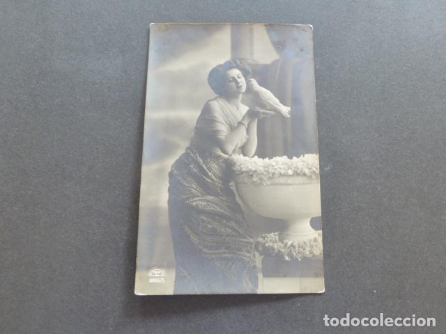 Postales: MUJER ELEGANTE POSTAL - Foto 1
