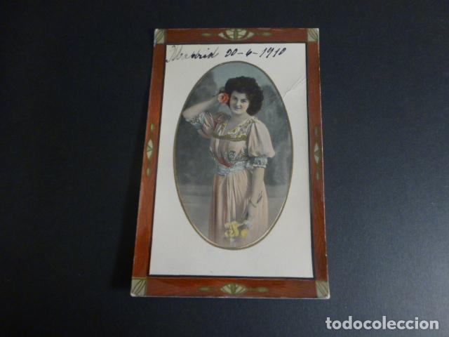 MUJER ELEGANTE POSTAL