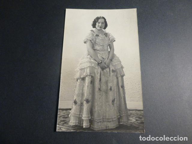 Postales: MUJER DISFRAZADA DE MENINA - Foto 1