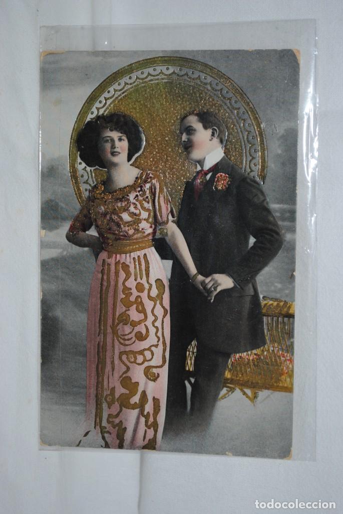 Cartoline: POSTA ROMANTICA CON PAREJA ELEGANTE .
