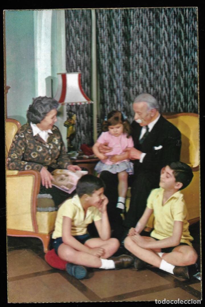 Cartoline: ANTIGUA POSTAL C Y Z - FAMILIA EN EL SALON - ref. 593/B - SIN CIRCULAR