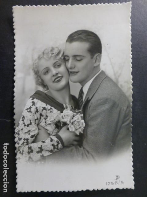 Postkarten: PAREJA DE ENAMORADOS POSTAL