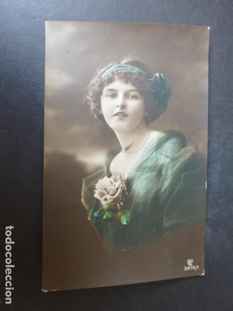 Postales: MUJER ELEGANTE POSTAL - Foto 1