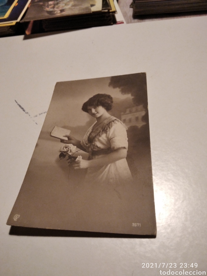 Postales: Postal antigua mujer libro Rosa - Foto 1