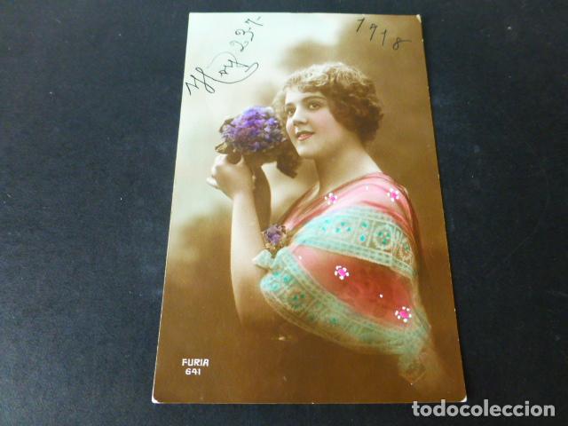 Postales: MUJER CON FLORES POSTAL - Foto 1