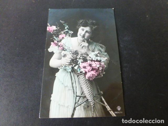 Postkarten: MUJER CON FLORES POSTAL