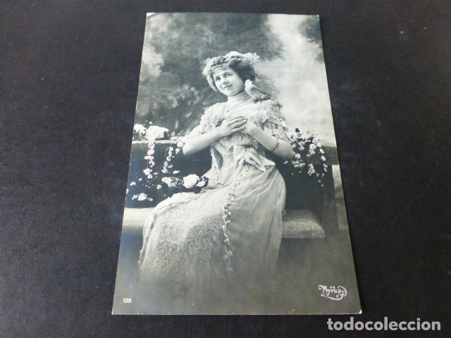 Postales: MUJER ELEGANTE POSTAL - Foto 1