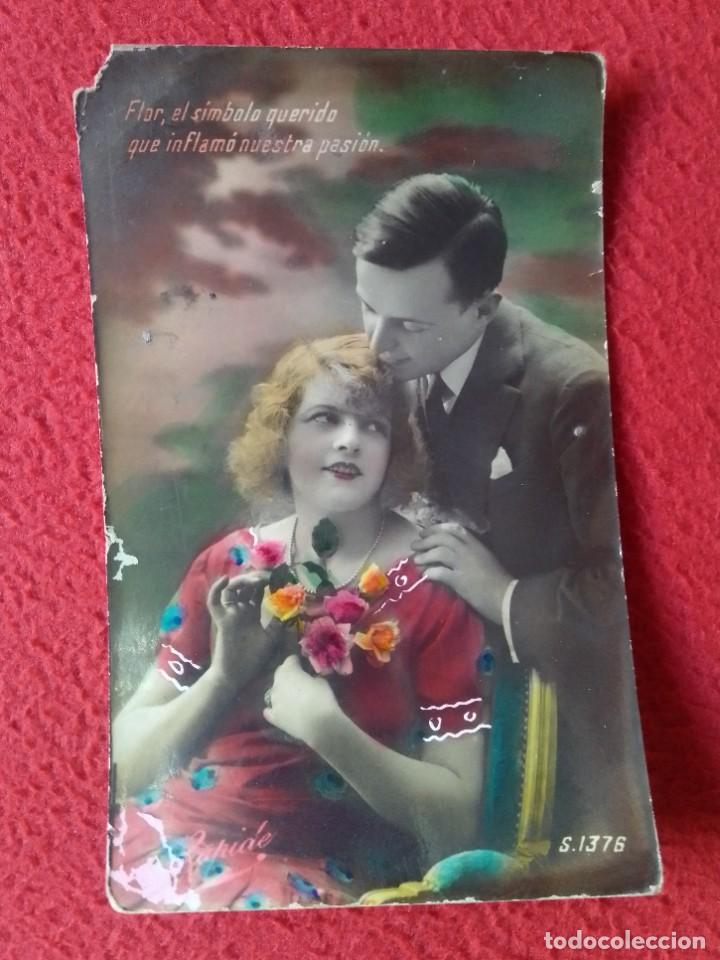 Postales: ANTIGUA POSTAL POST CARD MATRIMONIO NOVIOS PAREJA HOMBRE Y MUJER CON FLORES MAN AND WOMAN FEMME..VER