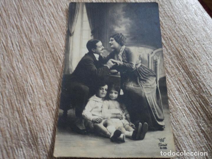 Cartoline: ANTIGUA POSTAL PAREJA CON NI&Ntilde;OS. PARIS N&ordm; 6152 CIRCULADA 1919