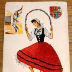 postal de mujer con traje tipico vasco, el vest - Acheter Cartes postales anciennes de galants femmes sur todocoleccion
