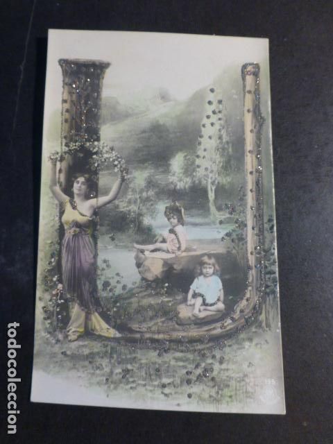 Postales: LETRA U MUJER Y NI&Ntilde;OS POSTAL - Foto 1