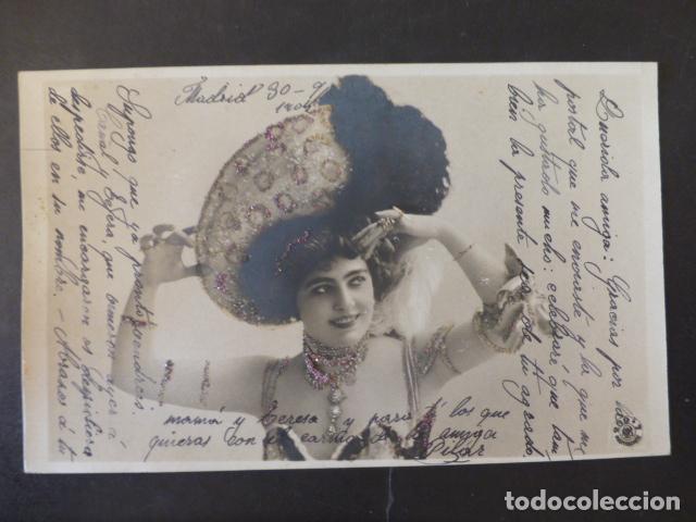 MUJER ELEGANTE POSTAL