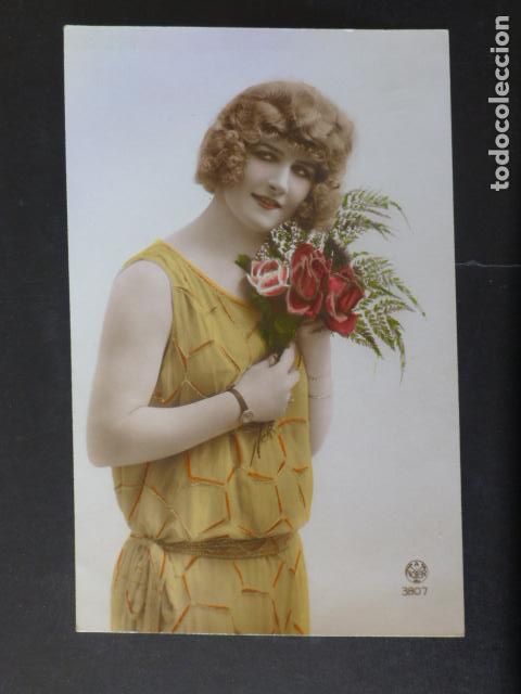 Cartoline: MUJER ELEGANTE POSTAL