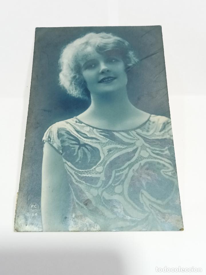 Cartoline: TARJETA POSTAL DE MUJERES. TORSO DE JOVEN MUJER. SEPIA AZUL