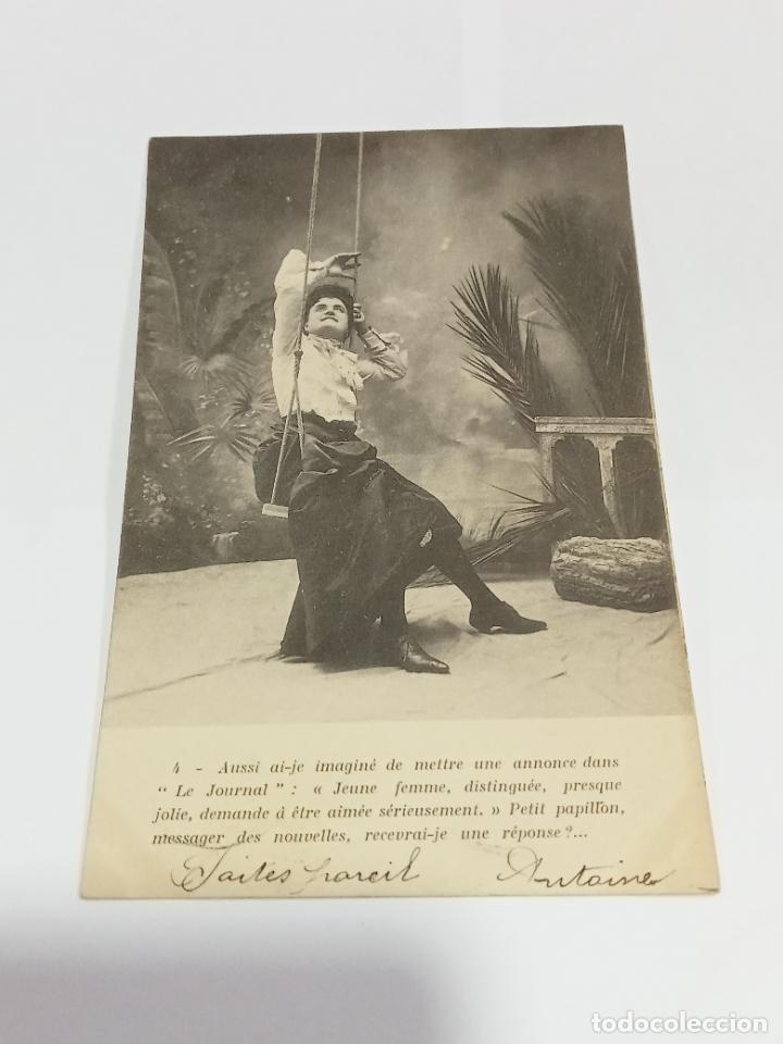 Cartoline: TARJETA POSTAL DE MUJERES. MUJER CON TRAJE DE &Eacute;POCA EN COLUMPIO.