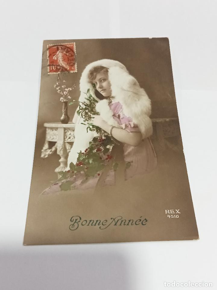 Postais: TARJETA POSTAL DE MUJERES. IMAGEN DE MUJER CON CHAL DE PELO BLANCO Y RAMAS DE ACEBO