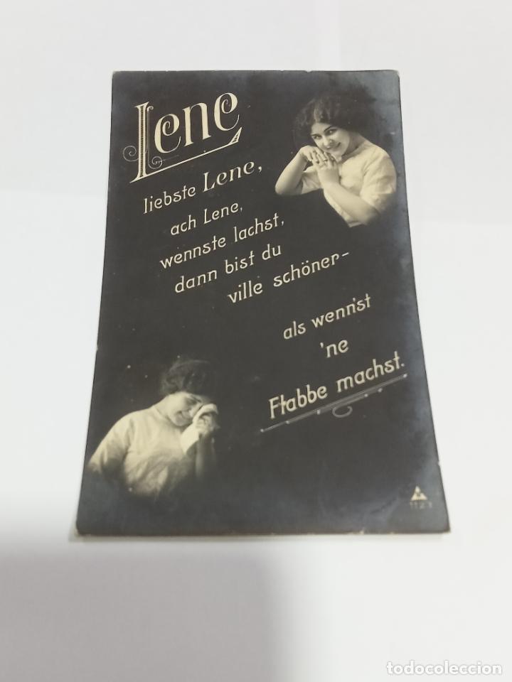 Postais: TARJETA POSTAL DE MUJERES. IMAGEN DE JOVEN LLORANDO Y RIENDO CON CARTA EN ALEMAN