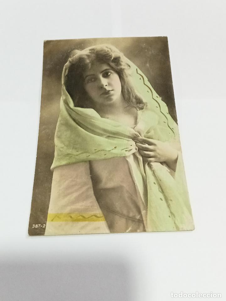 Postais: TARJETA POSTAL DE MUJERES. ROSTRO DE MUJER CON CHAL SOBRE SU CABEZA