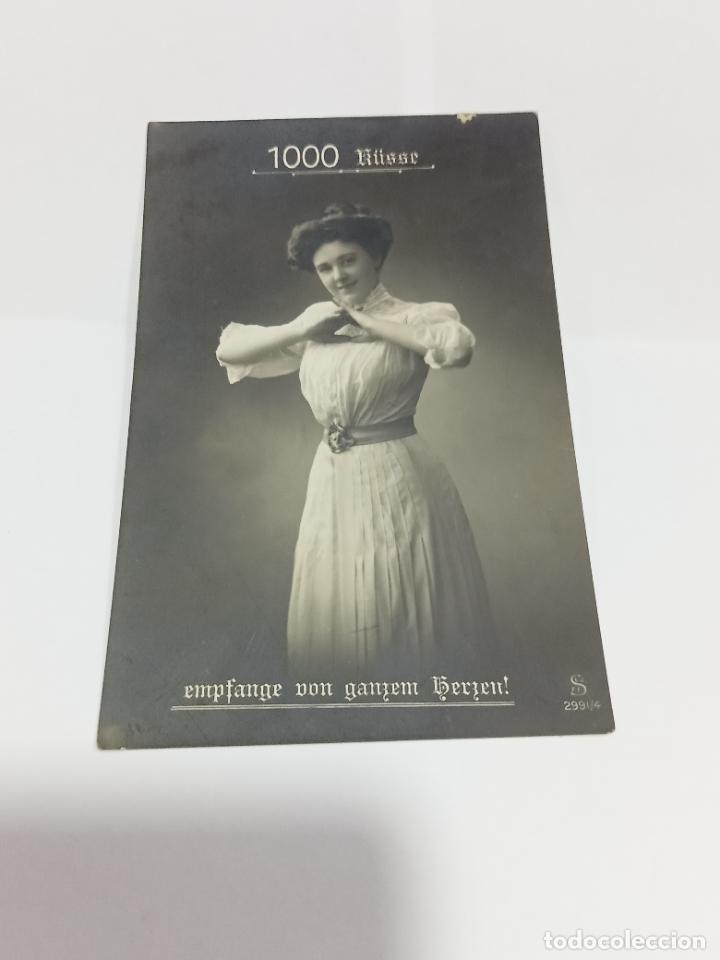 Postais: TARJETA POSTAL DE MUJERES. ROSTRO DE MUJER CON TRAJE Y PEINADO DE &Eacute;POCA