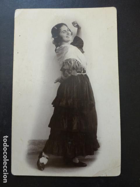 MUJER VESTIDA DE GITANA POSTAL