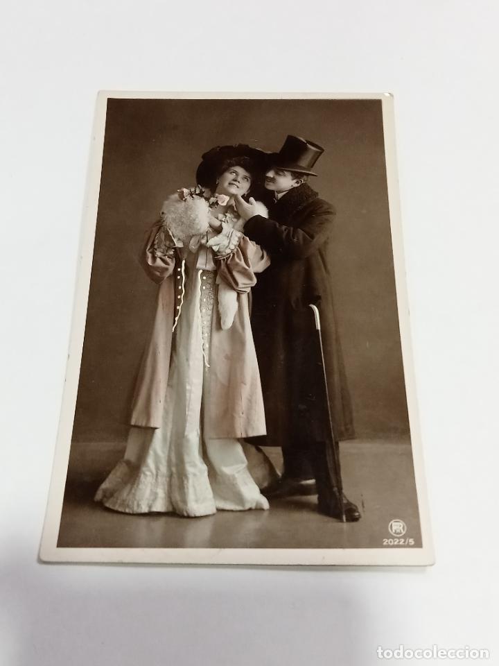 Postais: TARJETA POSTAL. GALANTES Y MUJERES. PAREJA DE ENAMORADOS VESTIDOS DE &Eacute;POCA