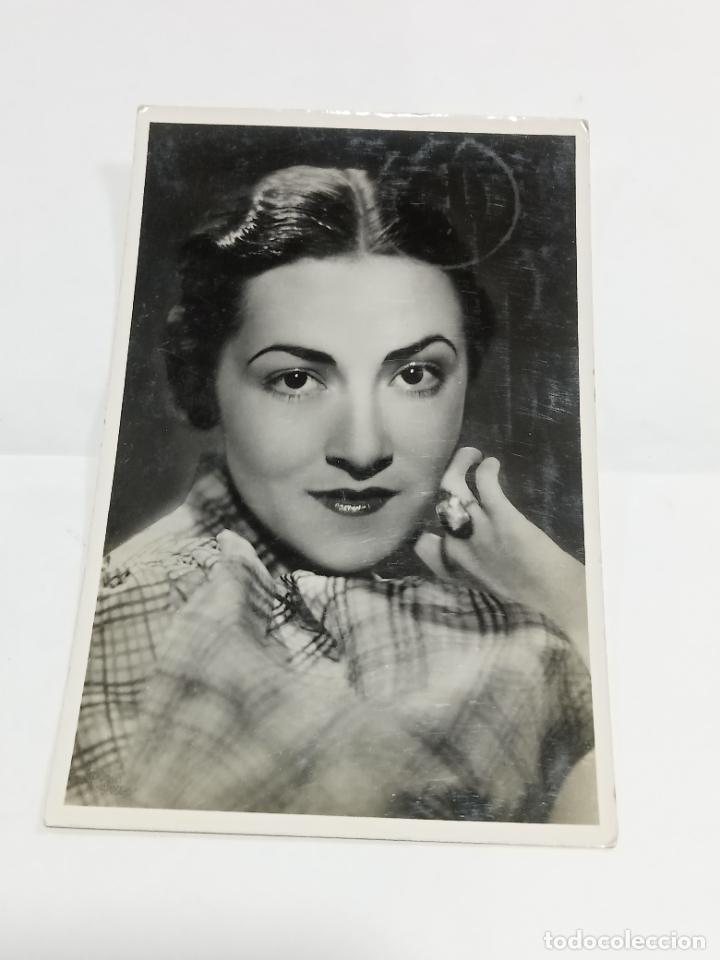 Cartoline: TARJETA POSTAL. ROSTRO DE BELLA MUJER CON PEINADO DE &Eacute;POCA Y VESTIDO DE CUADROS