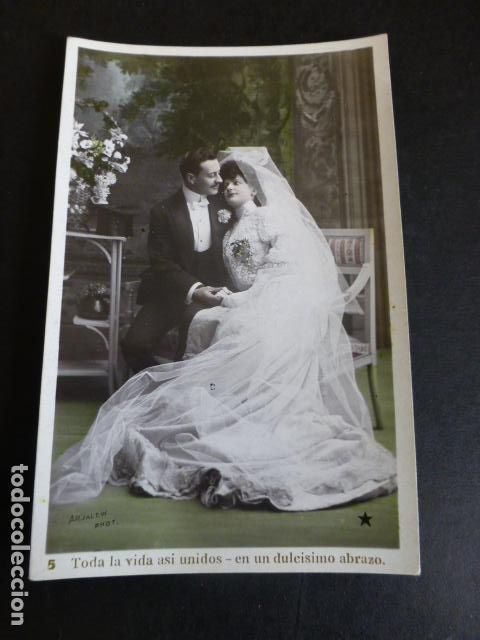 Cartoline: PAREJA DE RECIEN CASADOS POSTAL