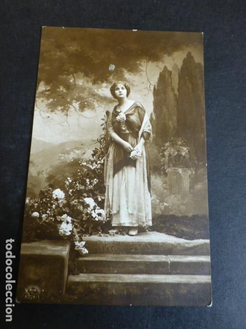 Postais: MUJER ELEGANTE POSTAL