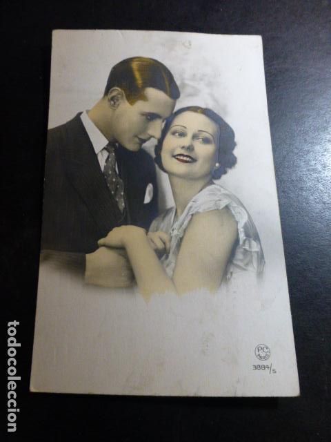 PAREJA ELEGANTE POSTAL