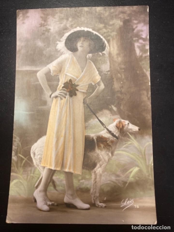 Postais: 7 - Tarjeta postal a&ntilde;os 20 fotograf&iacute;a mujer Leo Paris 75