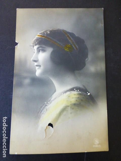 MUJER ELEGANTE POSTAL