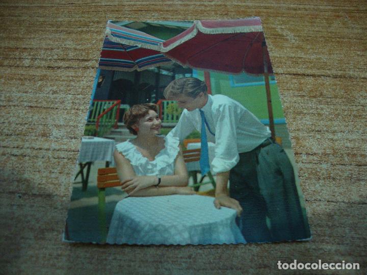 Postais: POSTAL PAREJA ENAMORADOS TERRAZA DEL BAR NUEVA