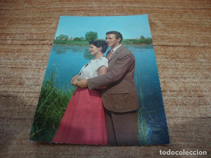 Postais: POSTAL PAREJA ENAMORADOS EN EL LAGO NUEVA