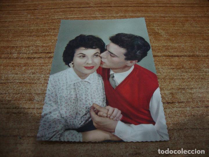 Postais: POSTAL PAREJA ENAMORADOS NUEVA