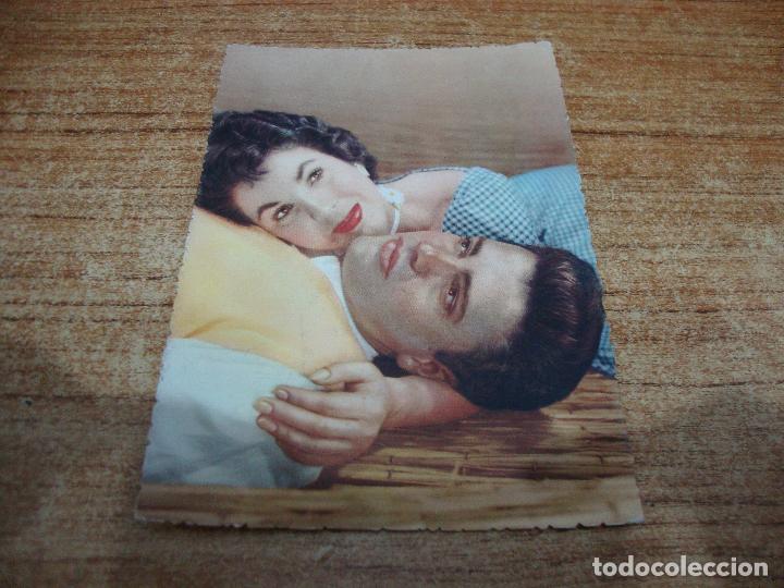 Postais: POSTAL PAREJA ENAMORADOS NUEVA