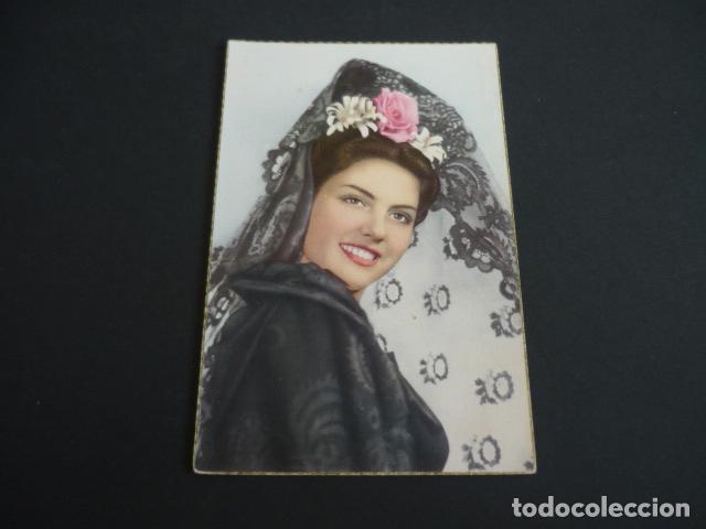 MUJER CON MANTILLA POSTAL