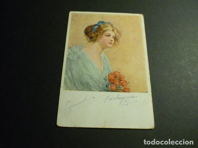 Postales: MUJER ELEGANTE CON FLORES POSTAL