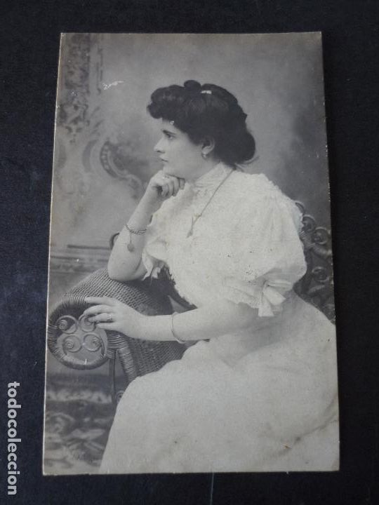 MUJER ELEGANTE POSTAL