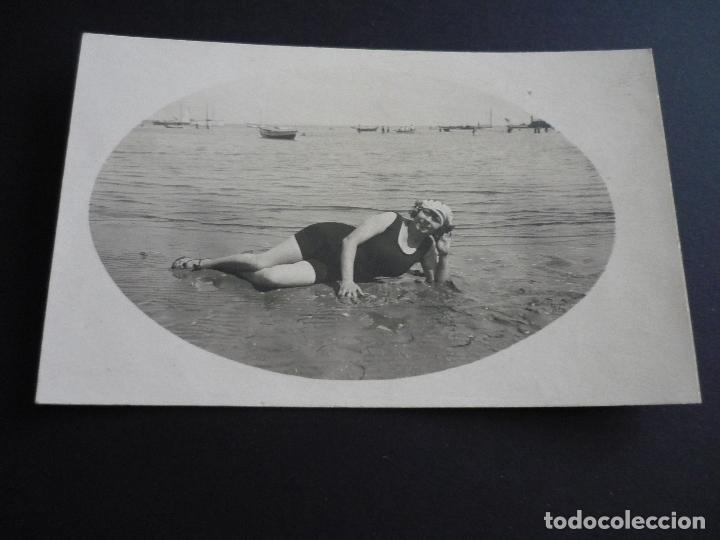 Postais: ARCHACHON FRANCIA MUJER ESPA&Ntilde;OLA EN LA PLAYA POSTAL FOTOGRAFICA