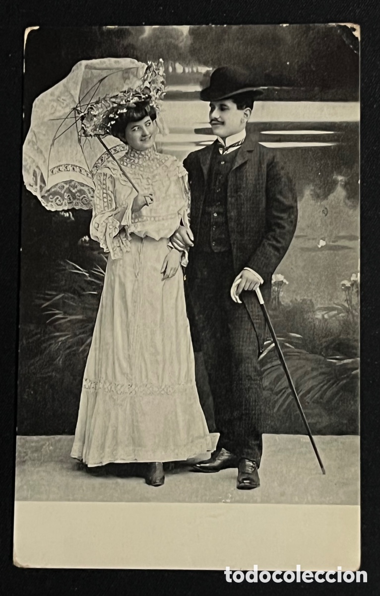 Cartoline: POSTAL: PAREJA CON SOMBRILLA - CIRCULADA EN 1907.