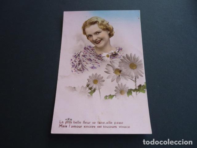 Postais: MUJER CON FLORES POSTAL