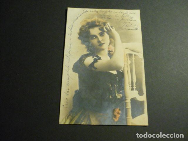 MUJER ELEGANTE POSTAL ILUSTRADA