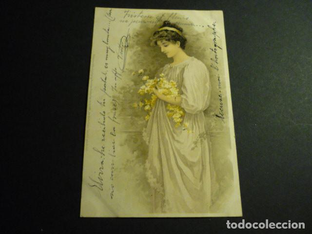 MUJER CON FLORES POSTAL