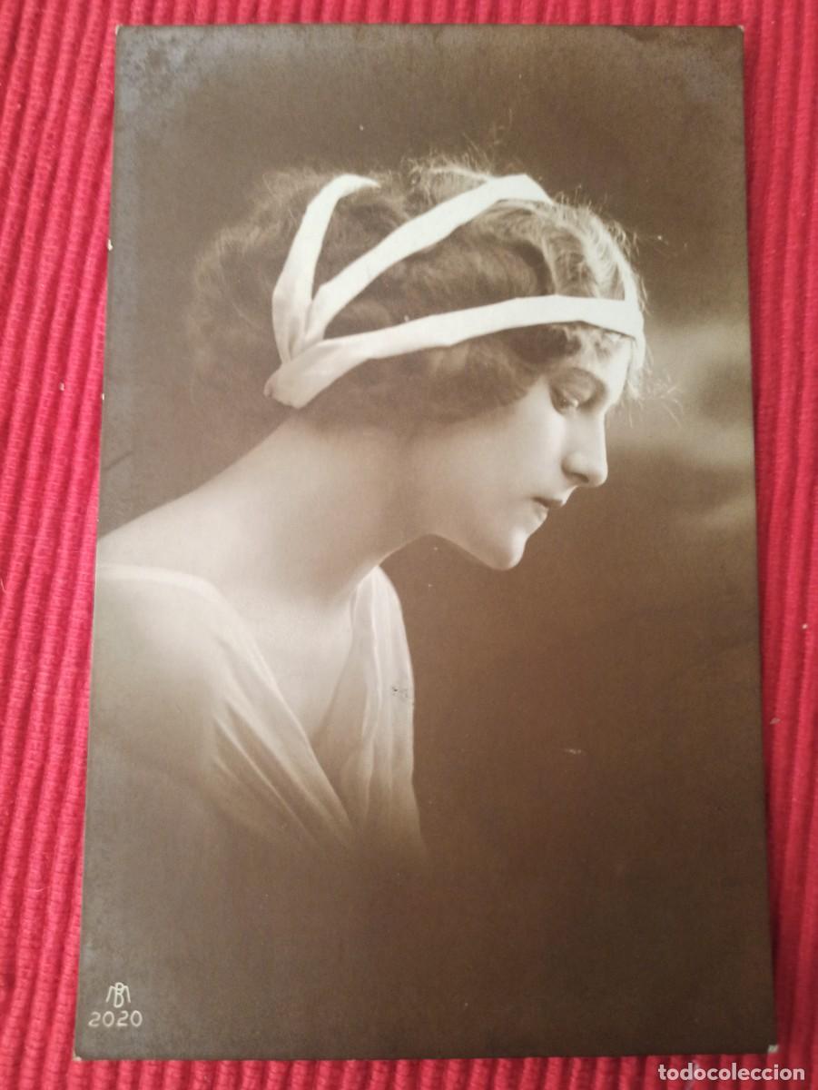 Postcards: Postal bella se&ntilde;orita en franc&eacute;s principio siglo xx