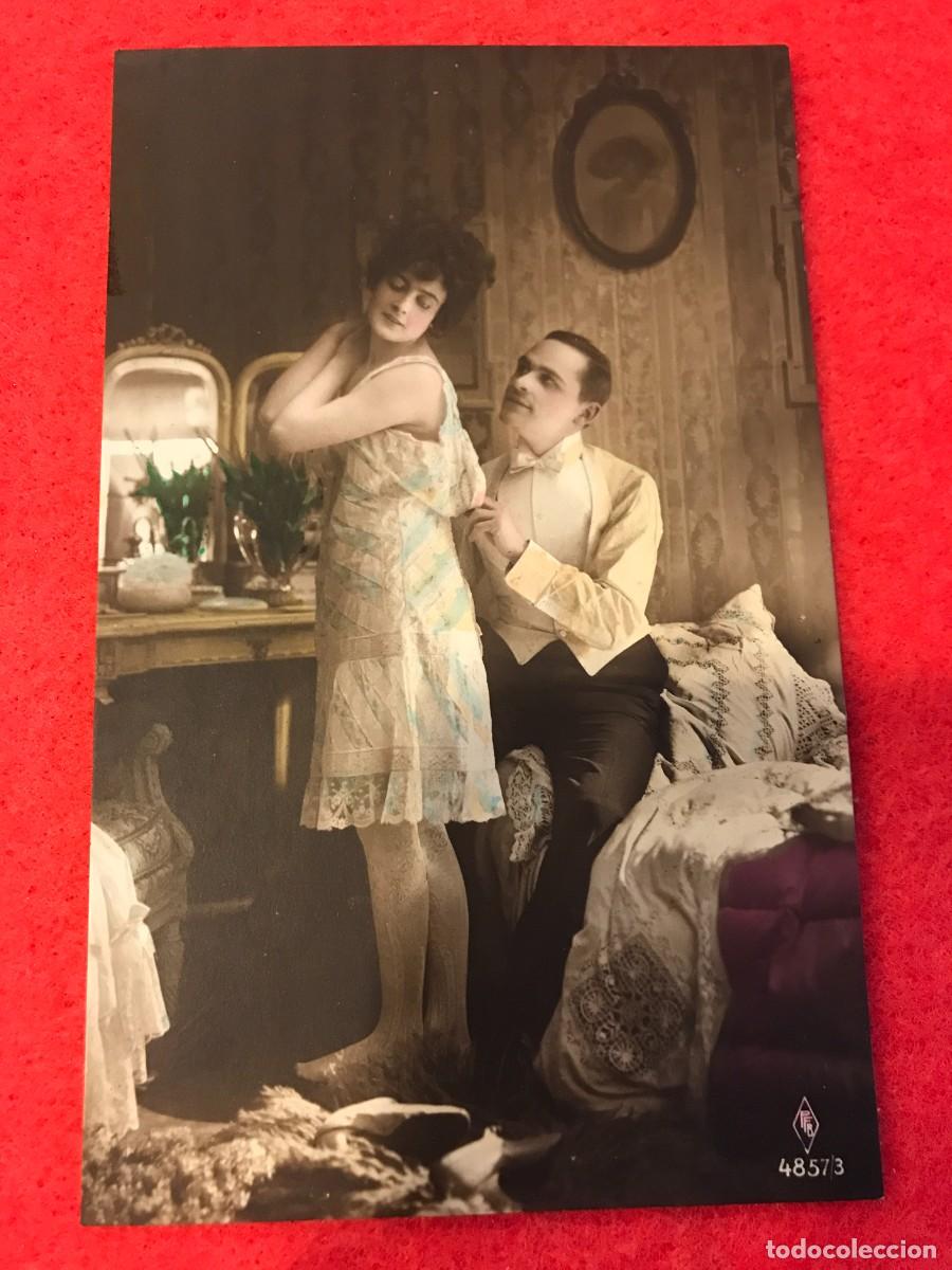 Cartoline: POSTAL. PAREJA DE ENAMORADOS. ESCENA &Iacute;NTIMA. NO ESCRITA