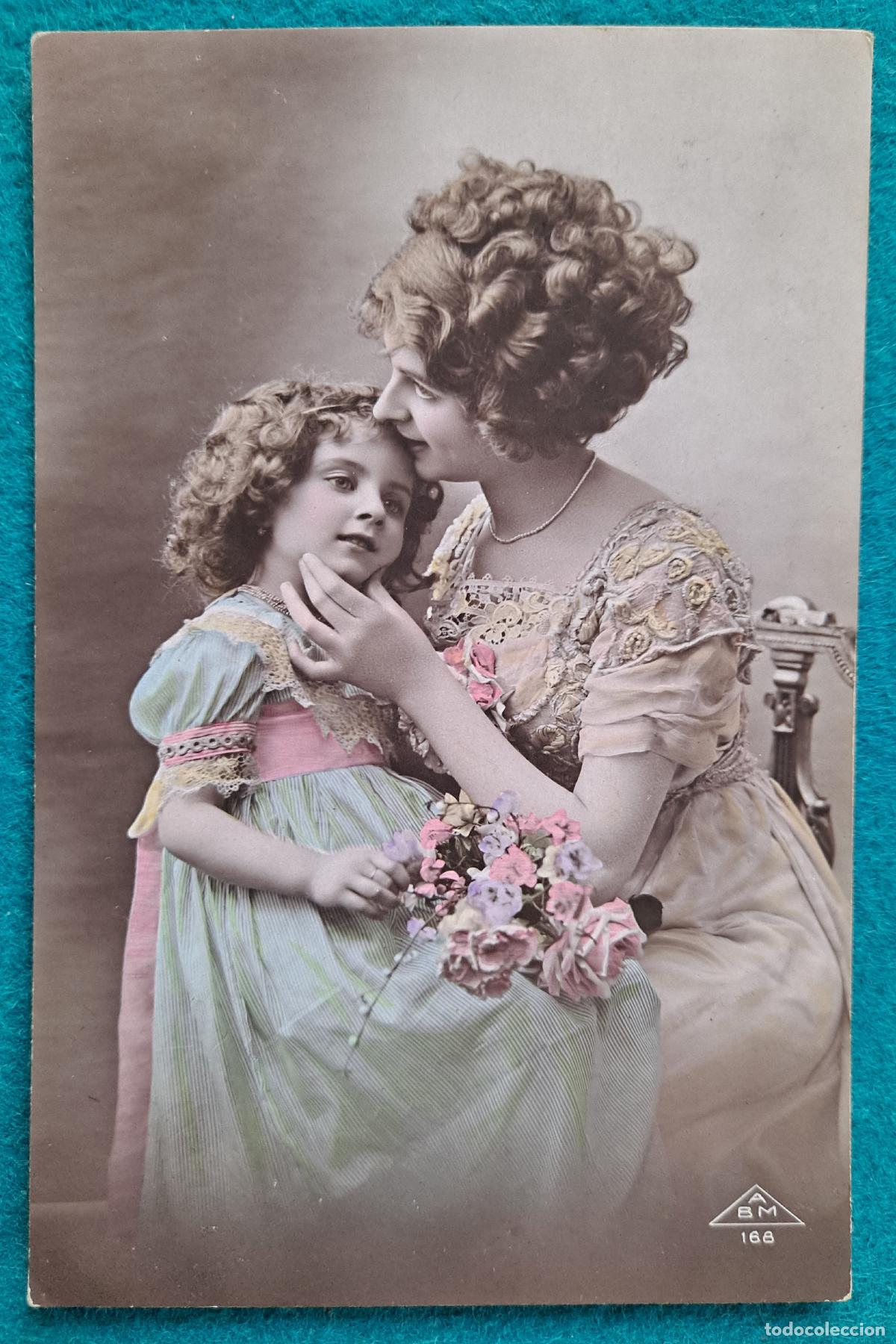 Postales: RW POSTAL MUJER NI&Ntilde;A FLORES PR143