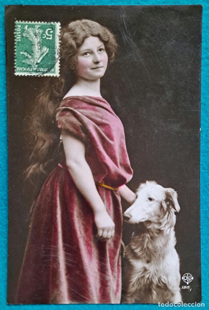 Postales: RW POSTAL MUJER PERRO PR144