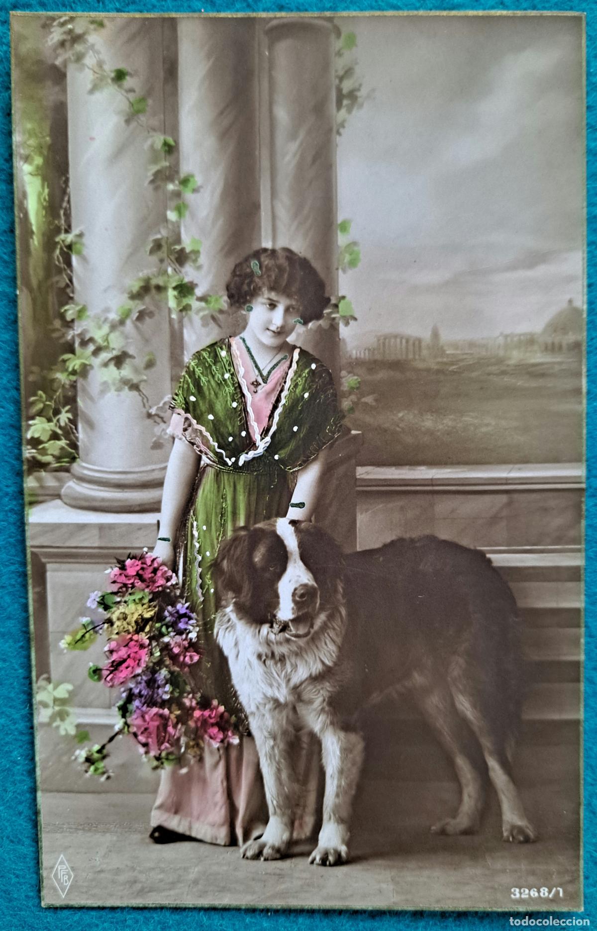 Postales: RW POSTAL MUJER PERRO FLORES PR145
