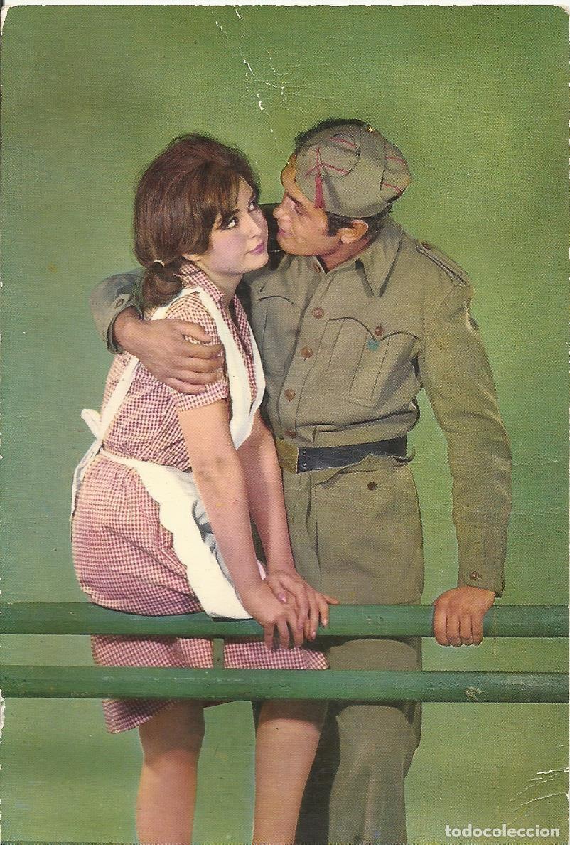 Postais: Mujer con militar. La mili. RAKER. 8040/B. 15x10 cm. A&ntilde;os 1950. Postal.