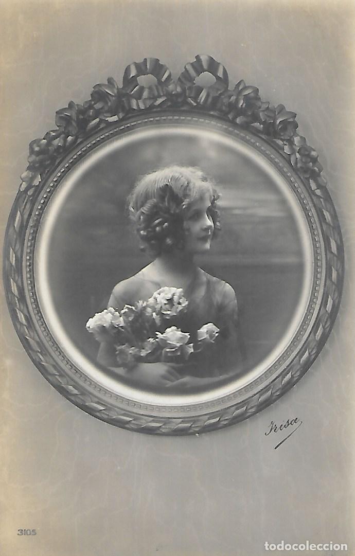 Cartoline: ANTIGUA POSTAL-DAMA CON FLORES EN MARCO (Principios 1900)